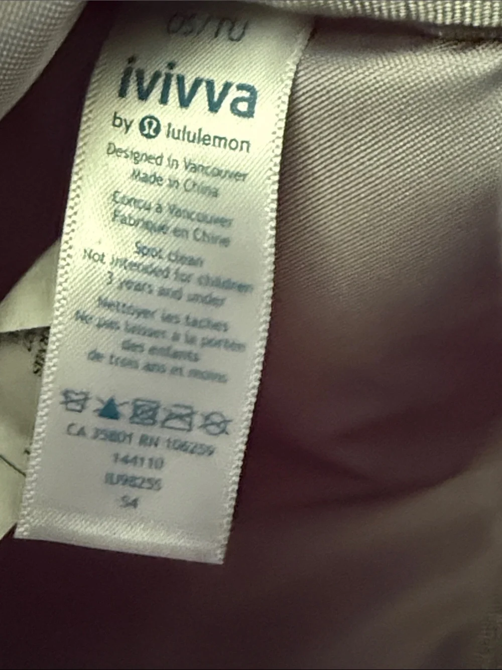 Ivivva sz Small Light Gray Backpack Casual Daypack athletic good pre owned cond